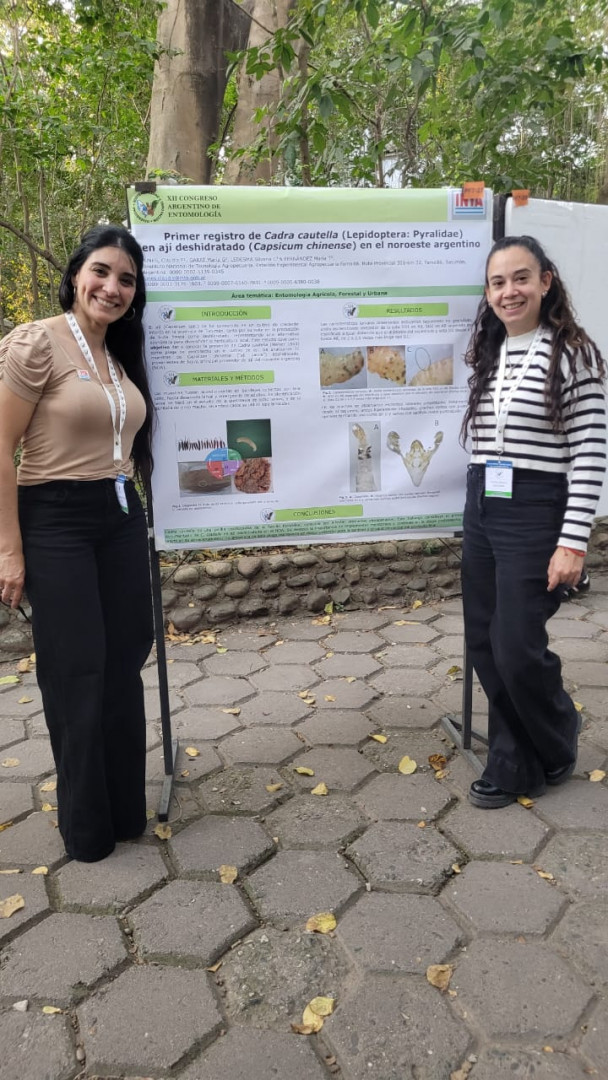 Exposición de posters en el XII Congreso de Entomología Exposición de posters en el XII Congreso de Entomología