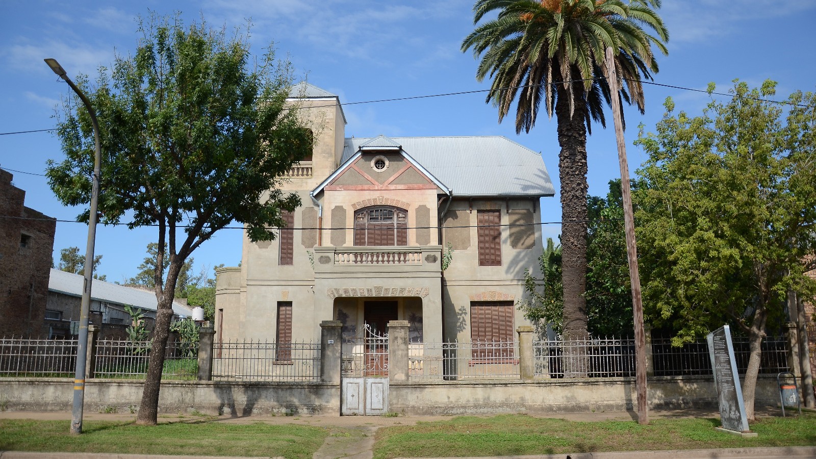 arquitectura del pueblo, Zenón Pereyra 